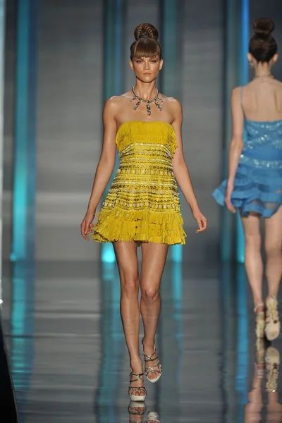 Look 27